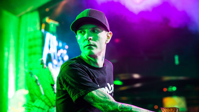 deadmau5 vs Dimitri Vegas & Like Mike